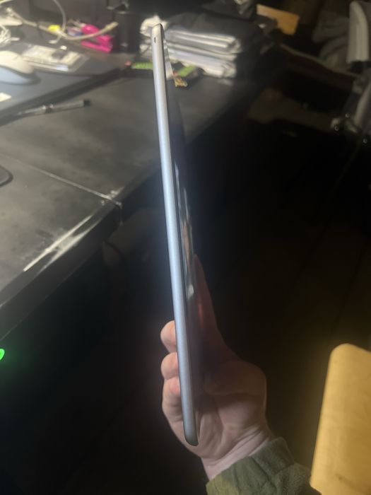 Продам iPad 6 в хорошем состоянии
