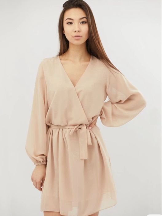 Вишукана жіноча сукня