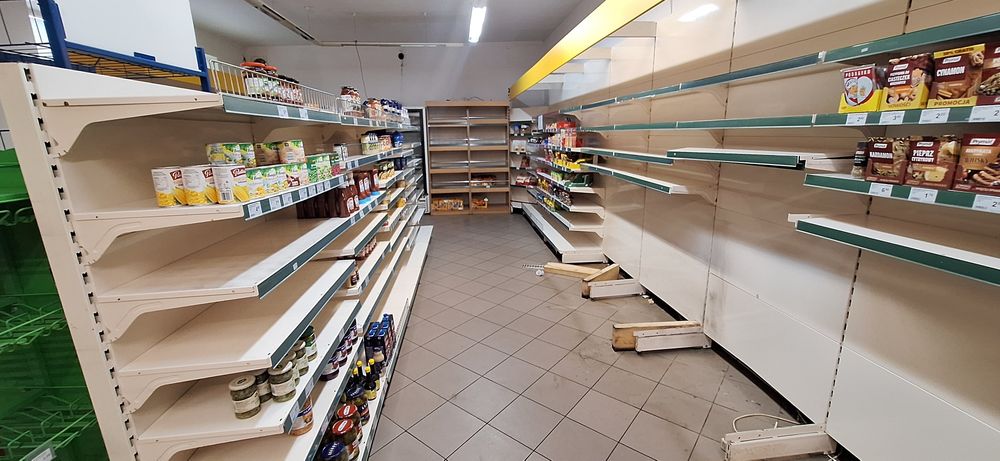 Regały i gondola sklepowa