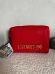 Czerwona kosmetyczka Love Moschino