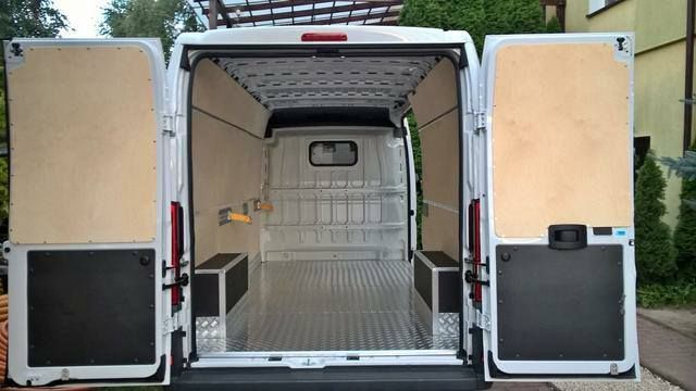 Zabudowa furgonu Opel Movano L2H2