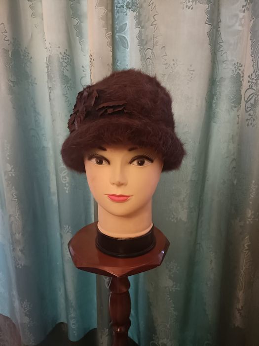Czapki hurt różne modele