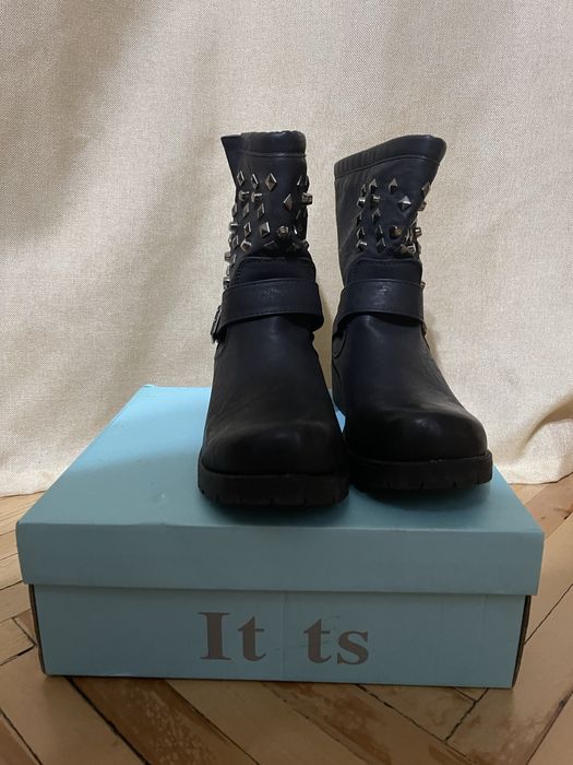 Новые ботинки на массивной подошве 40 размер