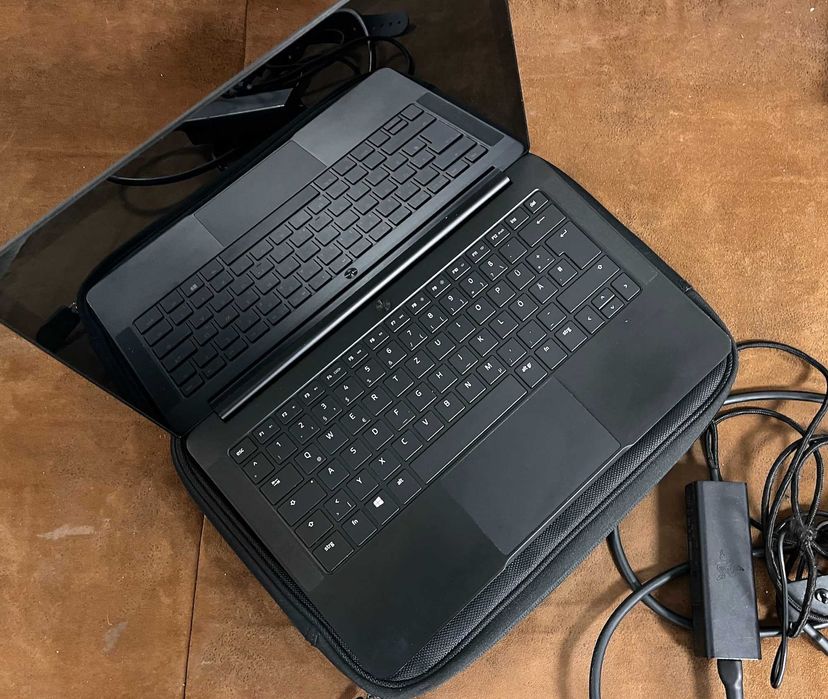 Laptop RAZER BLADE Stealth 13.1" i7 1TB 16GB SUPER STAN