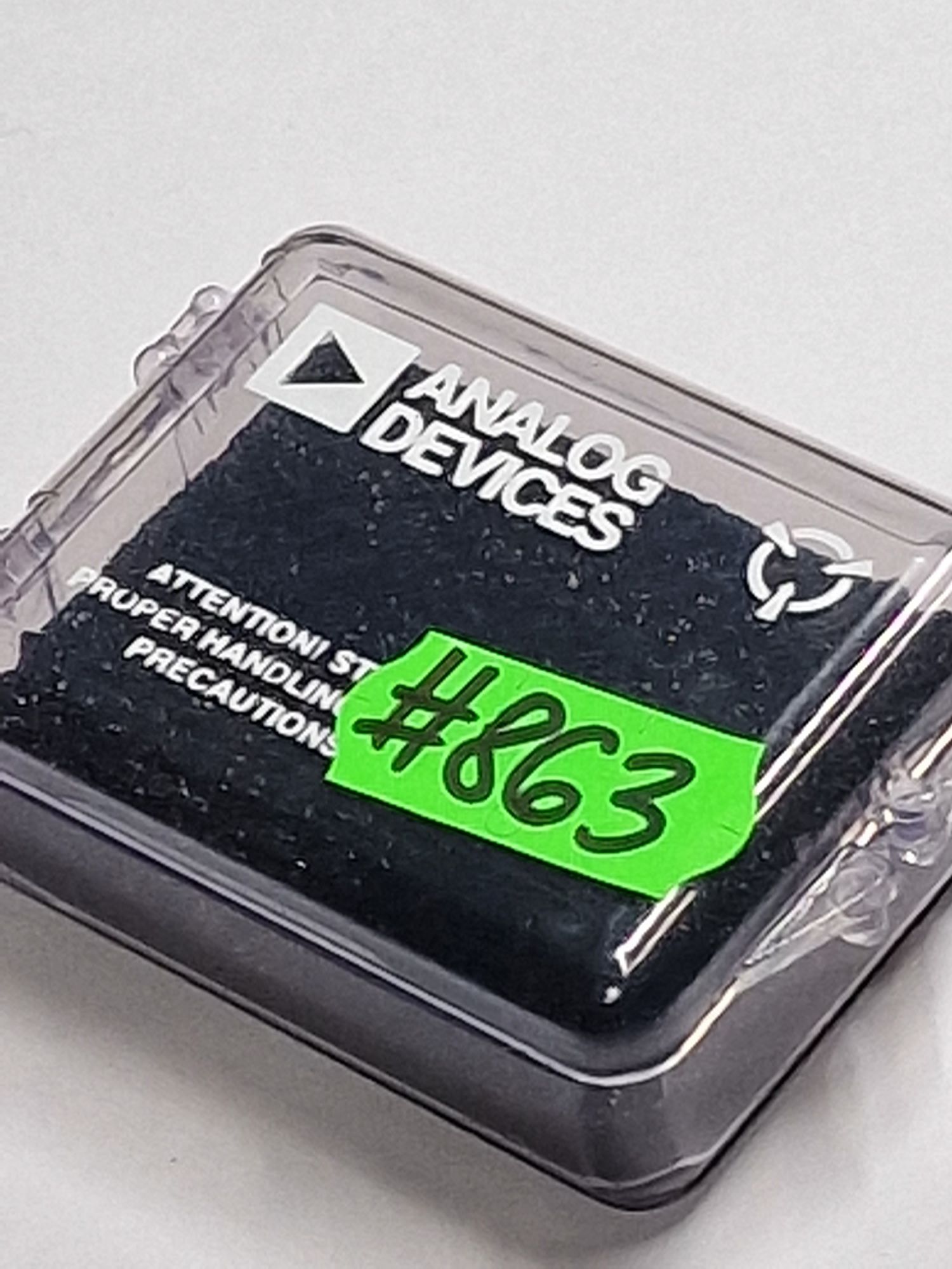 #863   AD8628 Analog Devices