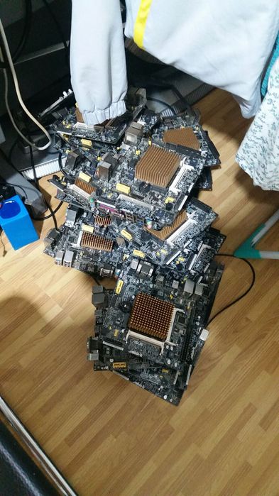 Материнська плата Asus J1900I-C