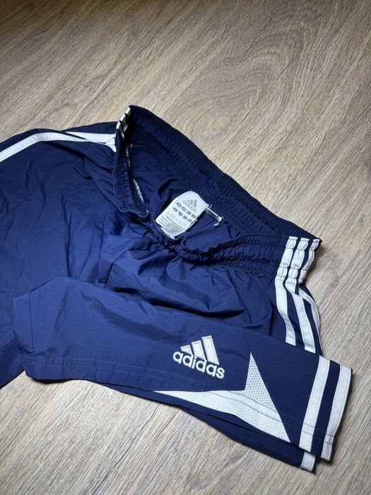 Оригінальні Adidas чоловічі сині шорти з вишитим лого