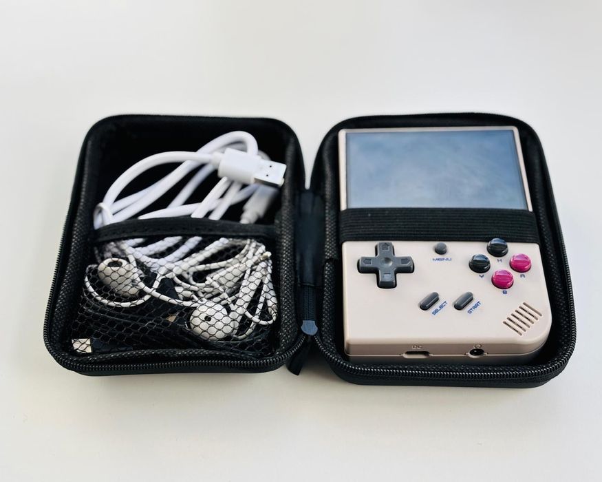 Nintendo with pouch & all necessary items