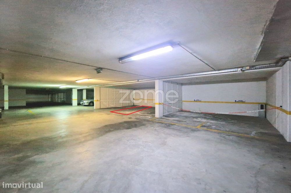 Lugar garagem 30 p/ arrendamento em Azurém, junto U. Minho, Guimarã...