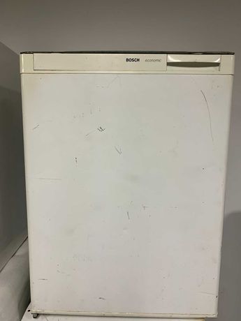 Продам Міні-холодильник Bosch б/в Мини бар 82см з Німеччини