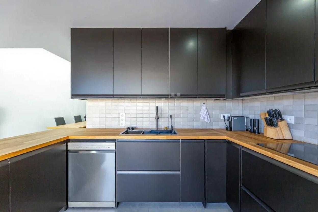 Novo Villa T3 em Olhão - Novo Cozinha, Jardim Privado, AC, Carregador