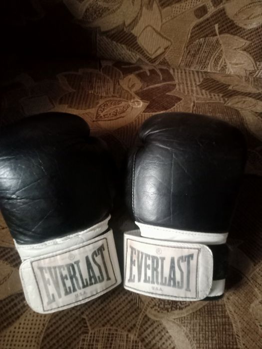 Боксерские перчатки на подростка