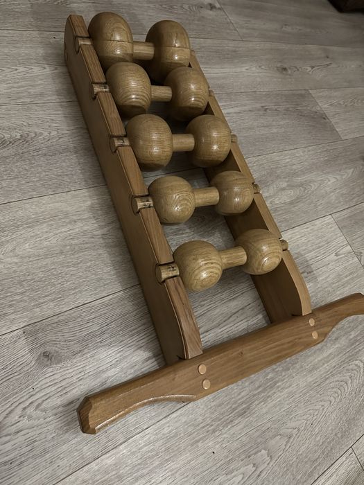 Масажер для спини