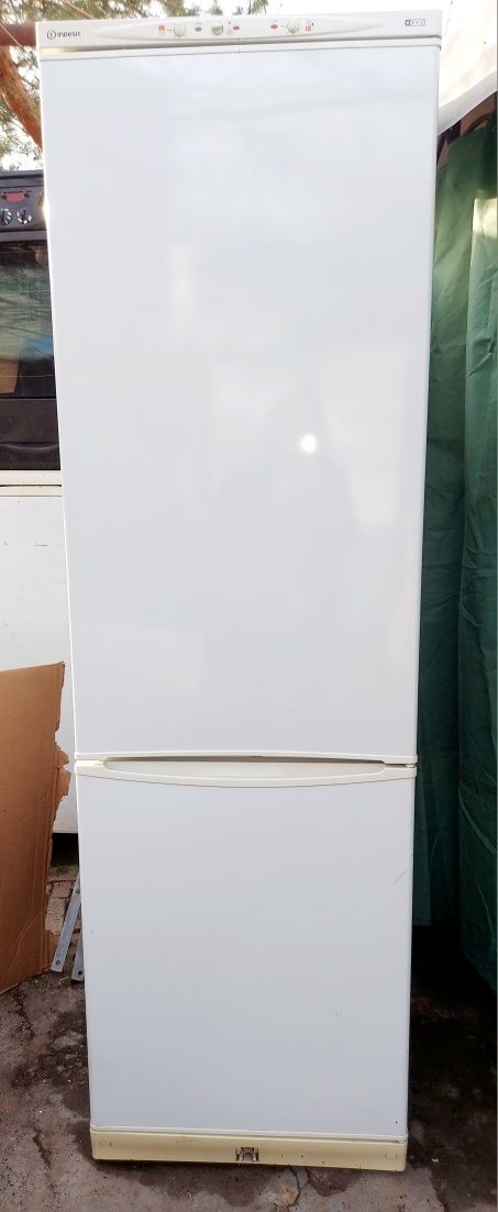 Холодильник Indesit CG 2410 W