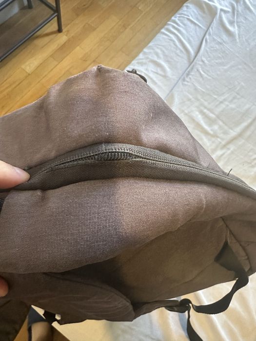 Mochila estilosa e versátil para a cidade e viagens