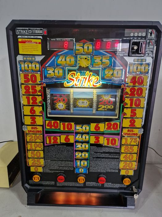 Automat do gry elektromechaniczny