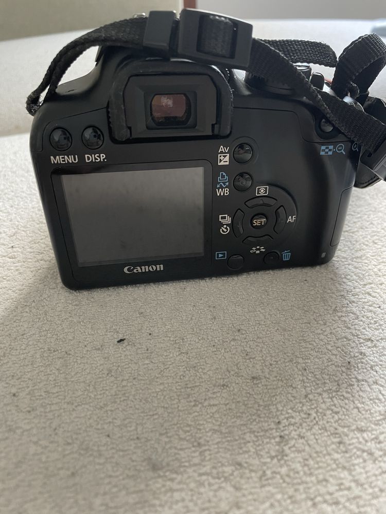 Canon 1000D com 2 lentes