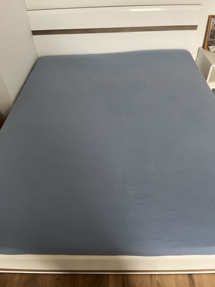 Łóżko 160x200 plus materac