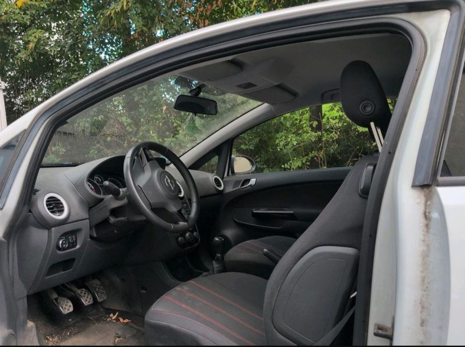 Opel Corsa D OPC line 1.4 16V 101PS 2010r