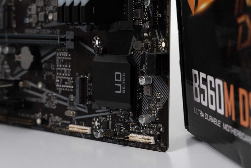 i5-10400F + 32 GB DDR4 + Gigabyte B560M DS3H V2 + Wi-Fi/Bluetooth