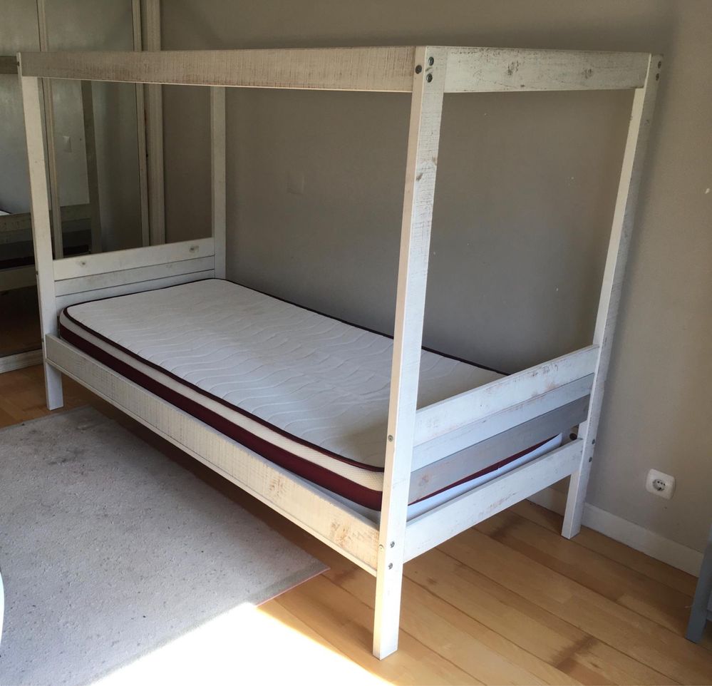 Cama de crianca com estrado e colchao -negociavel