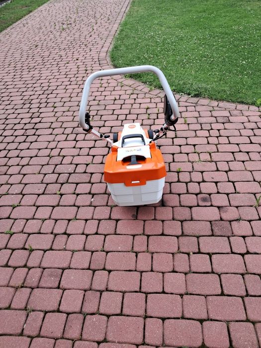 Kośiarka STLHL RM 235 akumulatorowa