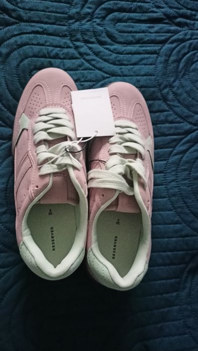 Sneakersy damskie z kontrastowymi elementami