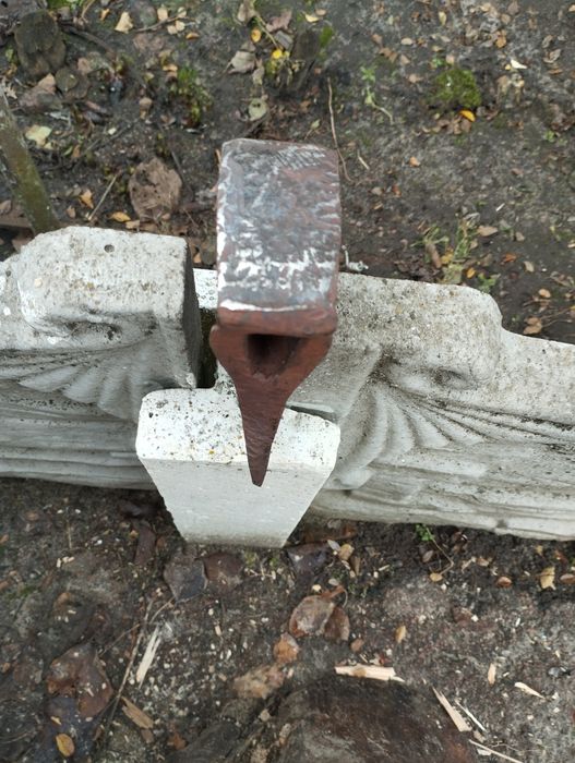 Старовинний кований колун