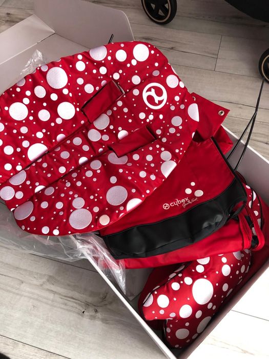 Sprzedam piekną tapicerke cybex