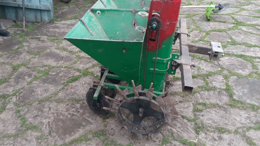 Картоплесаджалка