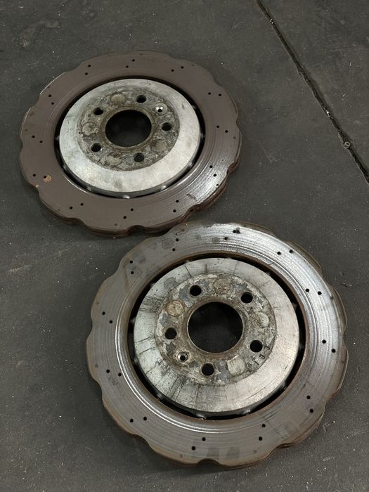Discos traseiros 330mm Audi RS5 / R8 originais