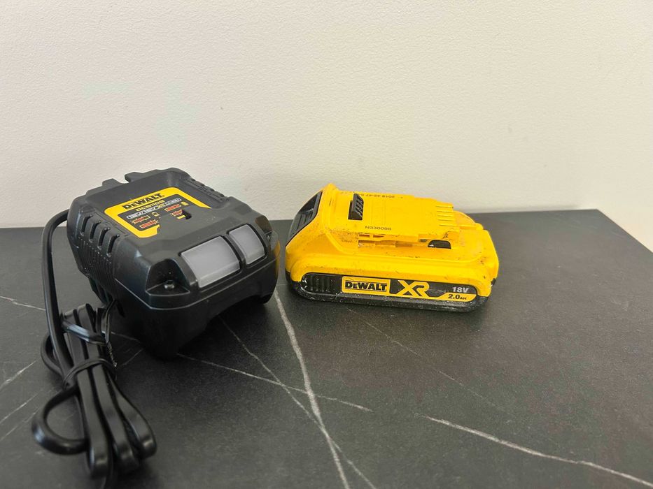 Dewalt XR 18V – zestaw startowy: nowa ładowarka + akumulator 2.0Ah