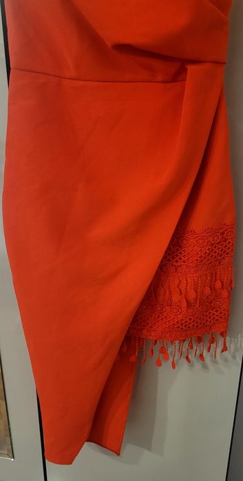 Nowa przepiękna dopasowana sukienka asymetryczna bez ramiączek XS