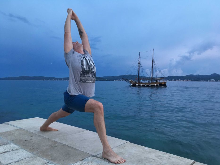 Zajęcia jogi kręgosłupa u ciebie w domu