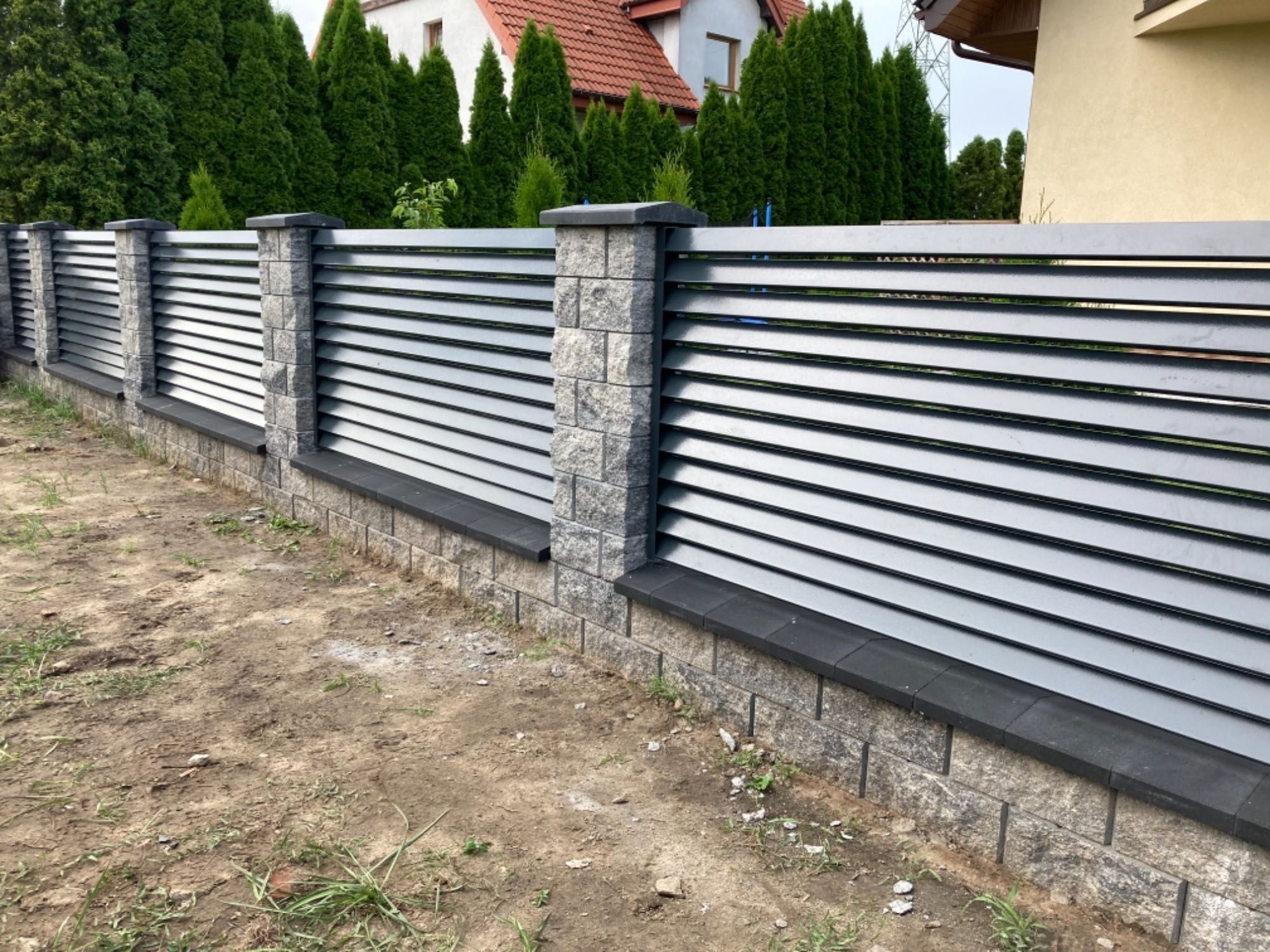 Ogrodzenia panelowe, ogrodzenia frontowe, bramy, furtki, balustrady.