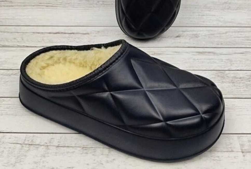 Крокси женские с утеплением.