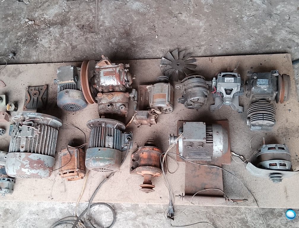 Моторы 220В и 380В, трансформаторы, конденсаторы, резисторы