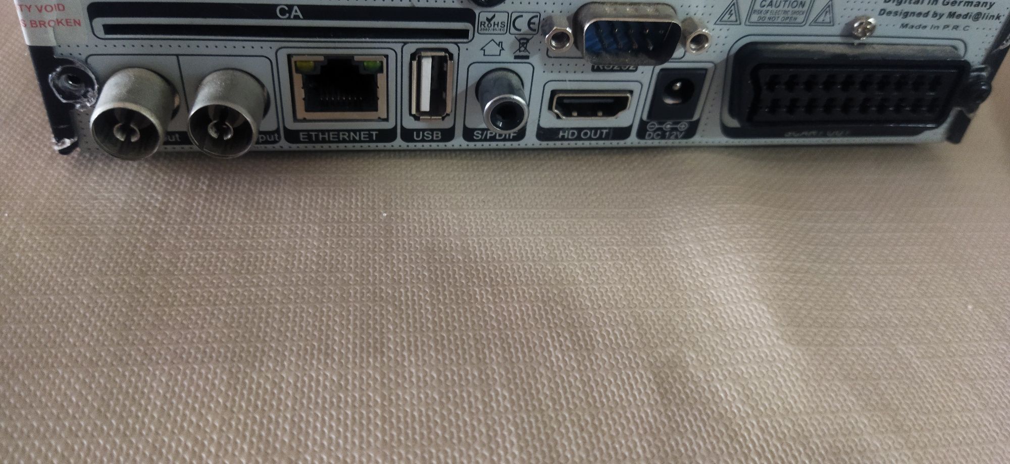 Box IPTV com comando e transformador