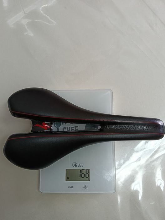 Selim bicicleta carbono specialized romin