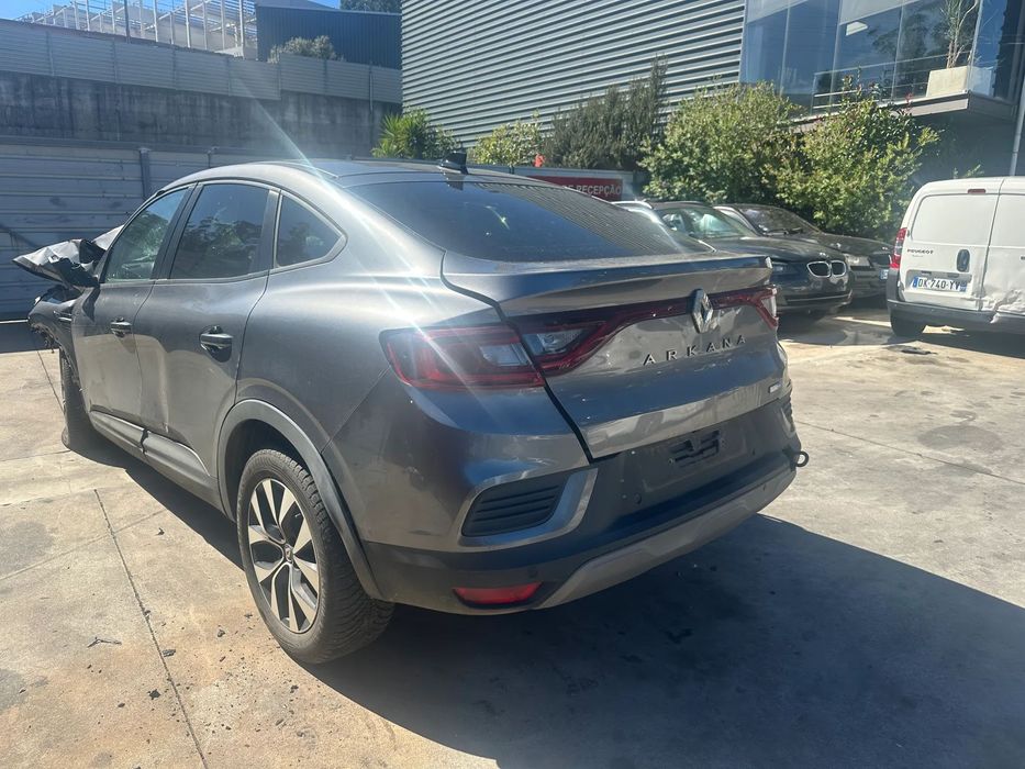 RENAULT ARKANA 1.6 E-TECH DE 2022 (CENTRO DE ABATE