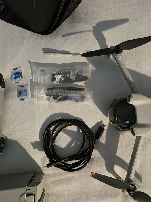 Dron DJI MINI 3 Fly More Combo + RC Okazja!