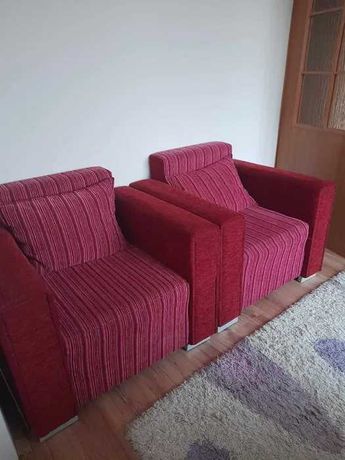 Dwa fotele z poduszkami