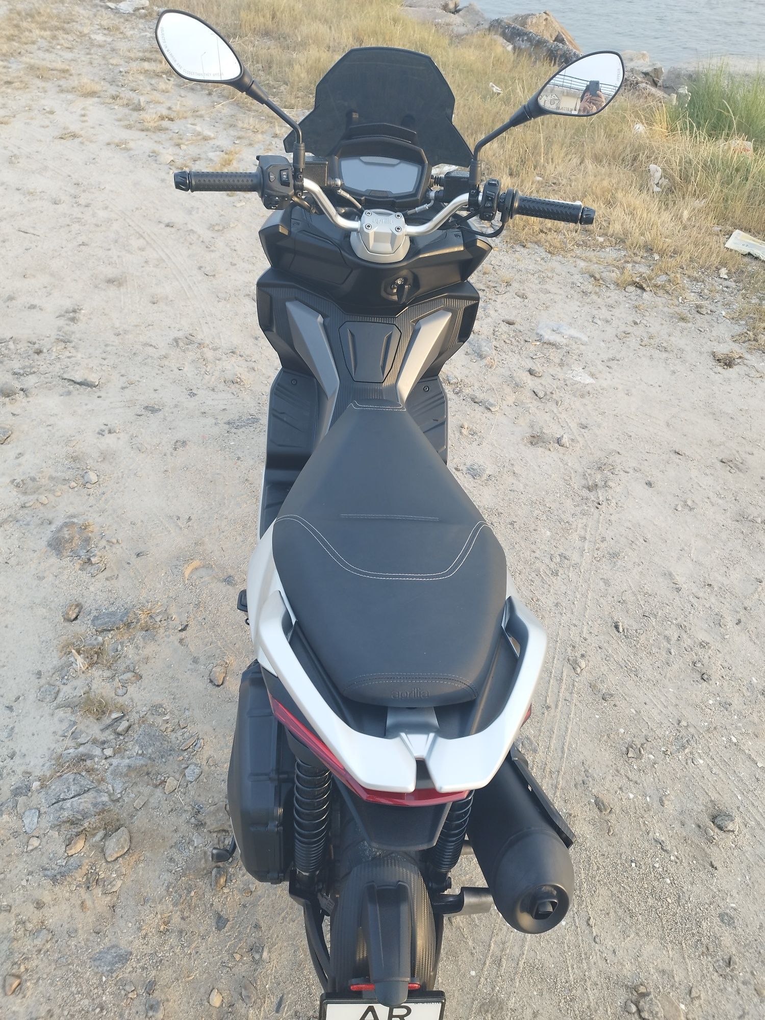 Aprilia sr gt (125)