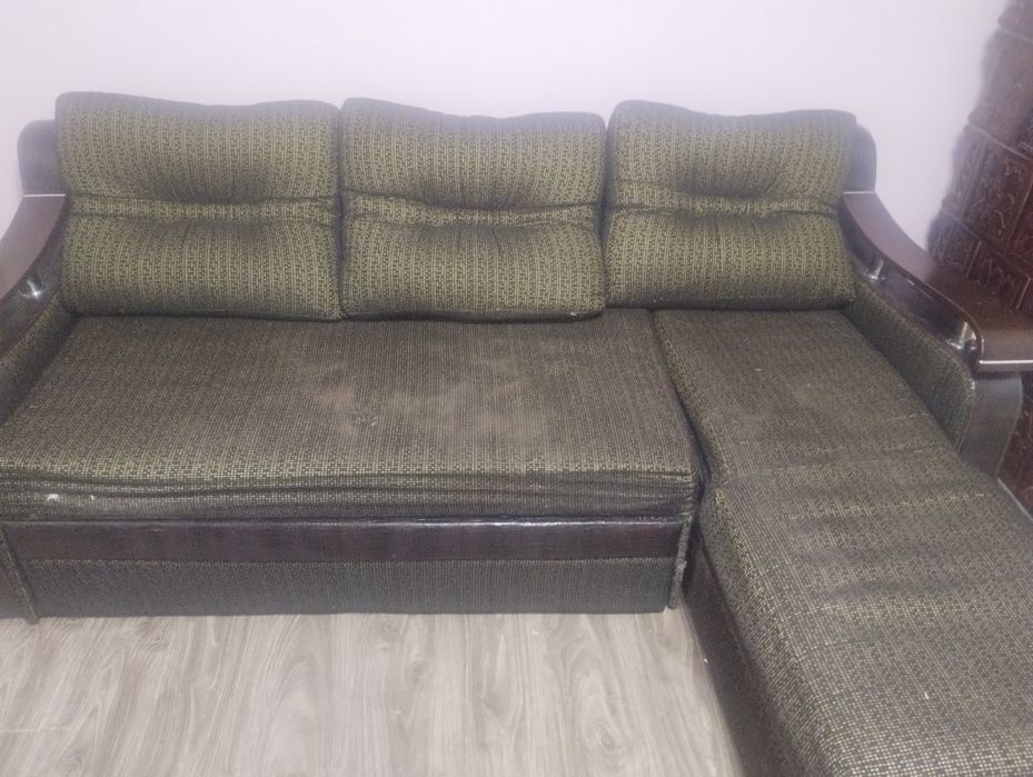Продам диван тканина підходить як до вітальні так  іспальні