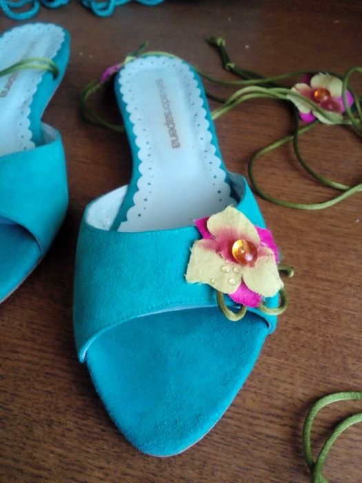 Sandálias de senhora atilhos nas pernas em  nobuk verde ( novas ) nº37