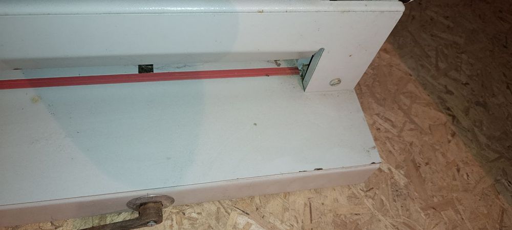 Різак для паперу