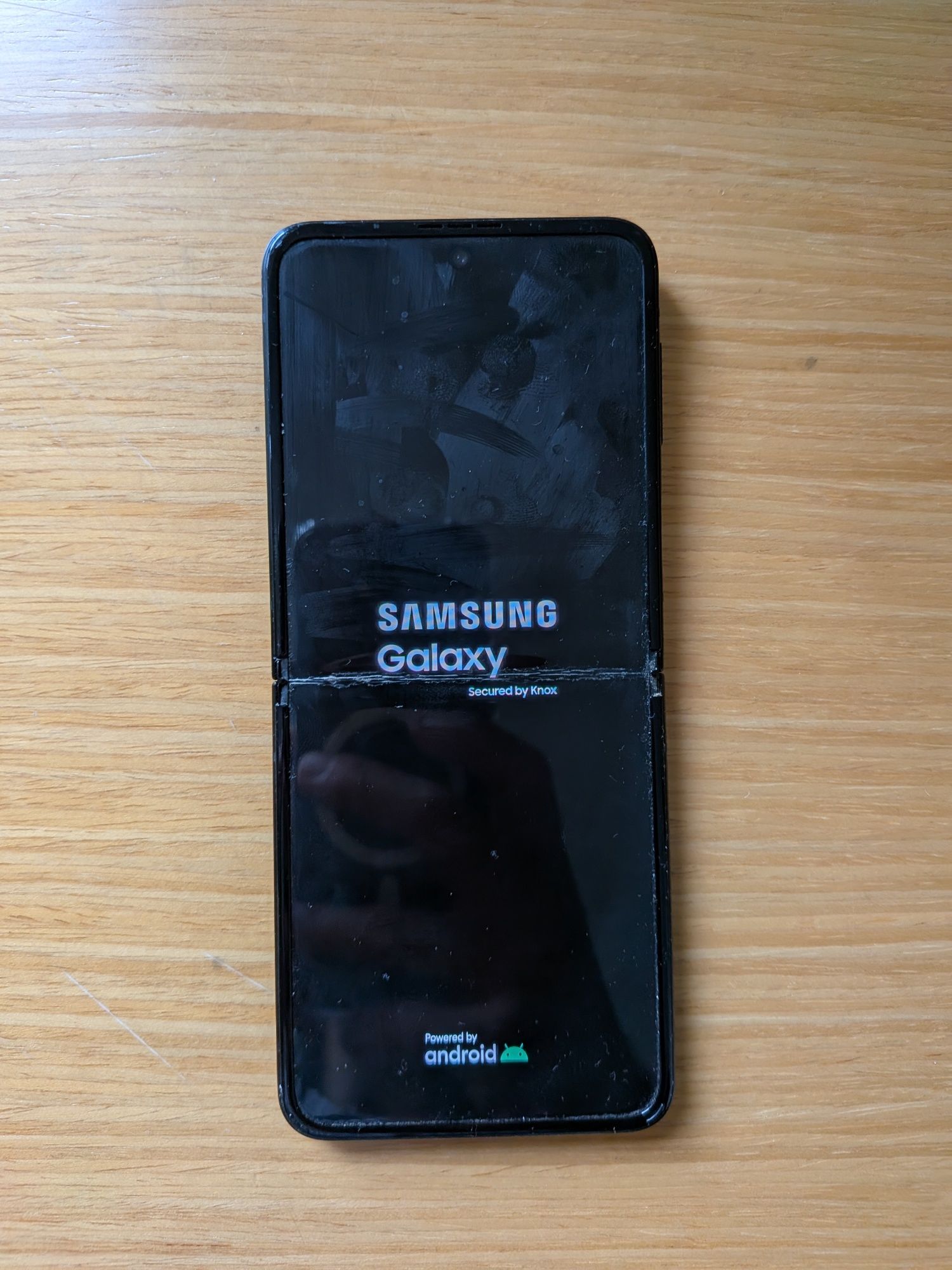 Samsung Galaxy Z Flip 3 + 2 capas + base de carregamento wireless