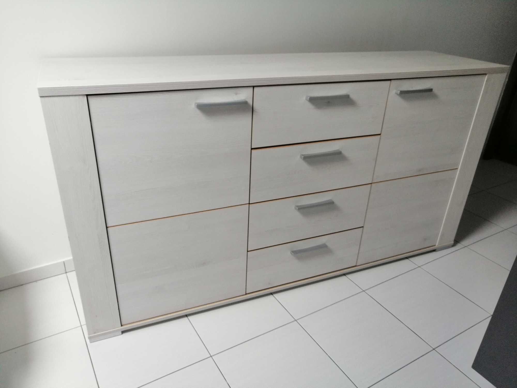 Komoda z szufladami