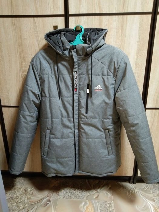 Куртка зимова сіра майже нова, б/в 1 раз, р.48, в ідеалі