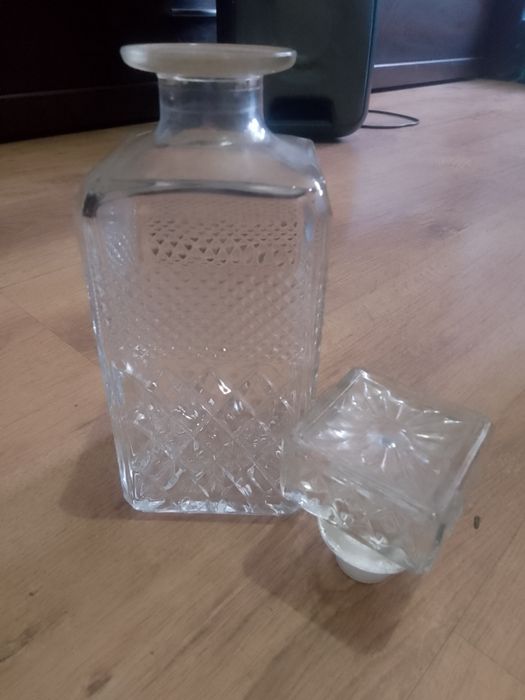 Kryształowa karafka